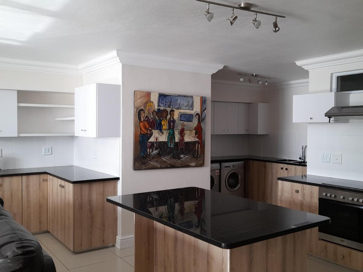 Beach Club Self Catering Apartments Mossel Bay Extérieur photo
