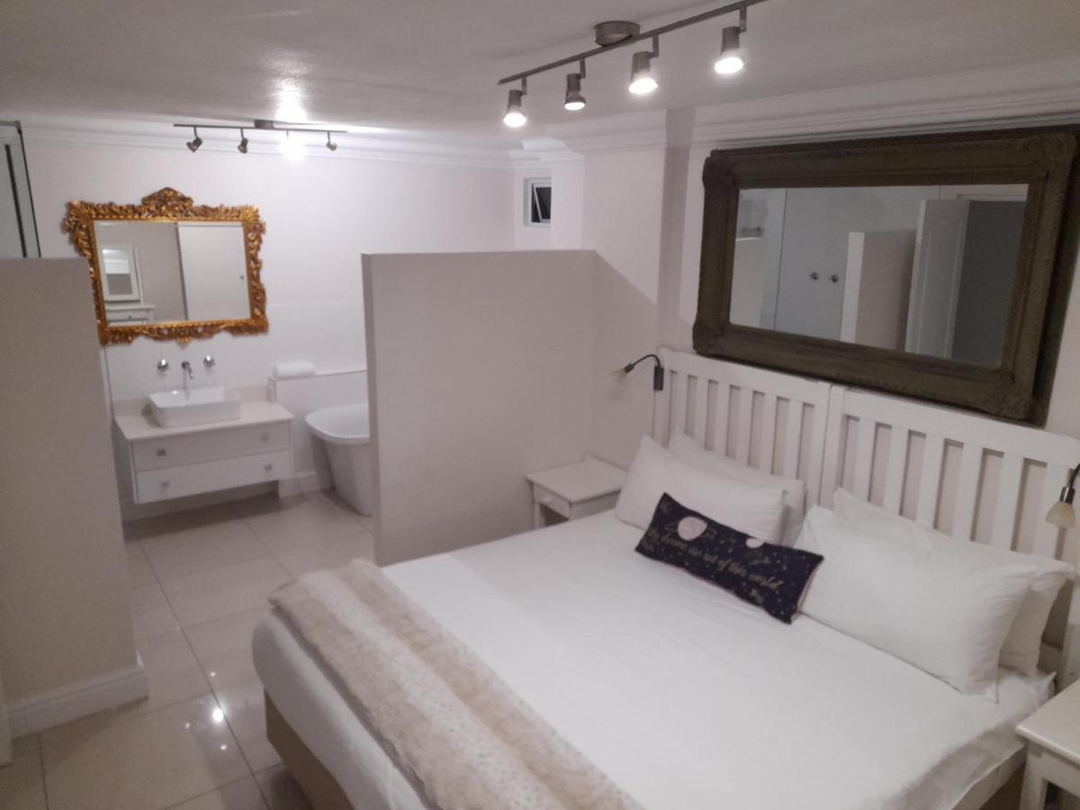 Beach Club Self Catering Apartments Mossel Bay Extérieur photo