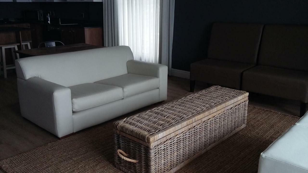 Beach Club Self Catering Apartments Mossel Bay Extérieur photo